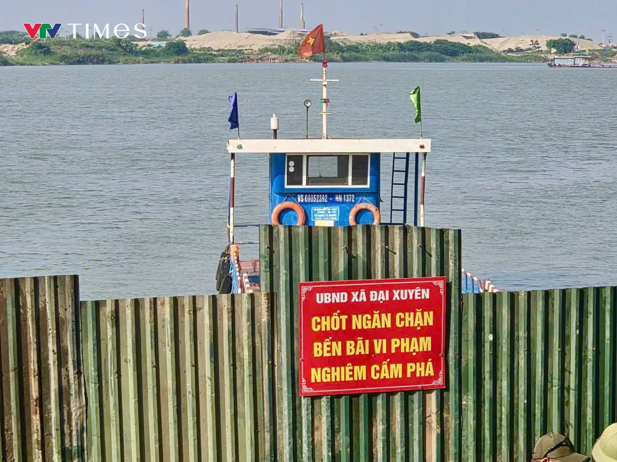 H&agrave; Nội: Ki&ecirc;n quyết x&oacute;a bỏ bến b&atilde;i tr&aacute;i ph&eacute;p, bảo đảm an to&agrave;n giao th&ocirc;ng đường thủy m&ugrave;a mưa lũ - Ảnh 3.