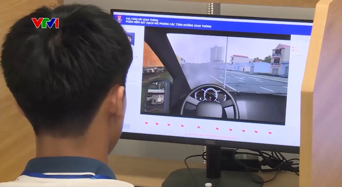 Tăng câu hỏi lý thuyết trong sát hạch lái xe: Kỳ vọng hạn chế tình trạng học mẹo - Ảnh 1.