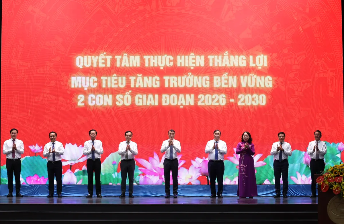 Chủ tịch Tập đoàn TH: "Muốn vươn mình, dân tộc trước hết phải khỏe mạnh"- Ảnh 1. Chủ tịch Tập đoàn TH: "Muốn vươn mình, dân tộc trước hết phải khỏe mạnh"- Ảnh 1.