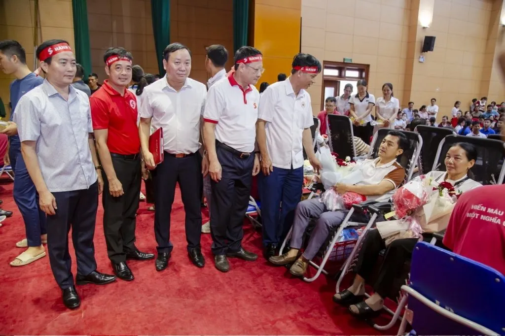Ninh Bình: Hành trình đỏ lan tỏa nghĩa cử nhân ái - Ảnh 2.