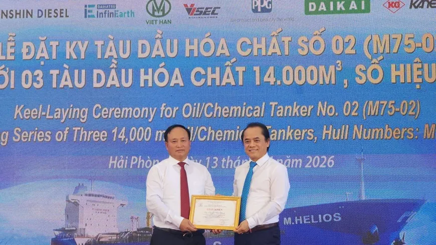Đặt ky đóng mới tàu dầu hóa chất 14.000m³- Ảnh 5. Đặt ky đóng mới tàu dầu hóa chất 14.000m³- Ảnh 5.
