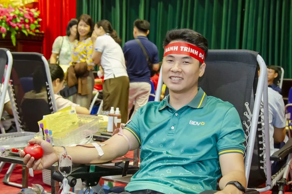 Ninh Bình: Hành trình đỏ lan tỏa nghĩa cử nhân ái - Ảnh 3.