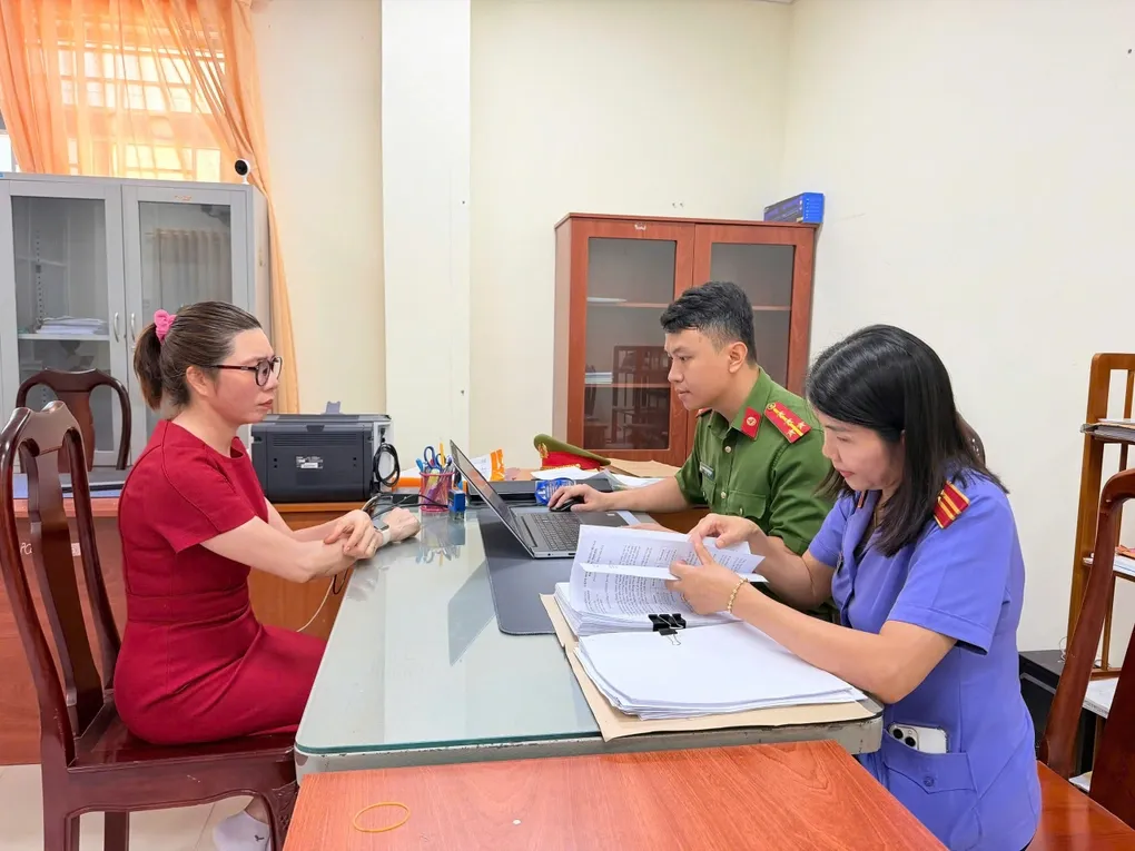 Khởi tố chủ cửa h&agrave;ng k&iacute;nh mắt tại Đồng Nai v&igrave; kinh doanh h&agrave;ng giả nh&atilde;n hiệu nổi tiếng- Ảnh 1.
