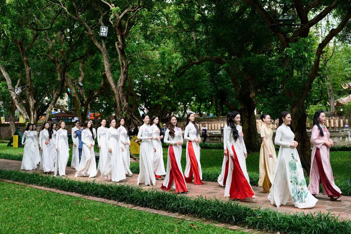 H&agrave;nh tr&igrave;nh lan tỏa vẻ đẹp &aacute;o d&agrave;i của th&iacute; sinh Miss Vietnam Global Ao Dai Heritage 2026 
- Ảnh 3.