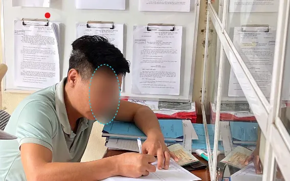 Lái xe N.V.C tại Cơ quan Công an. Ảnh: Công an Lai Châu