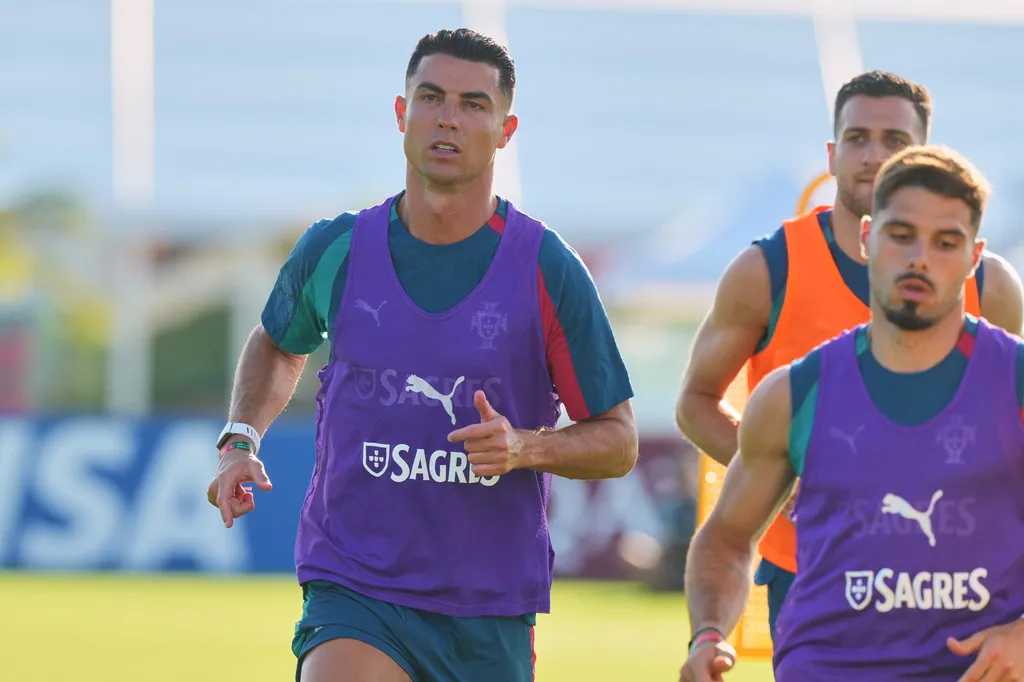 Cristiano Ronaldo khởi động trước thềm FIFA World Cup 2026™ - Ảnh 3.