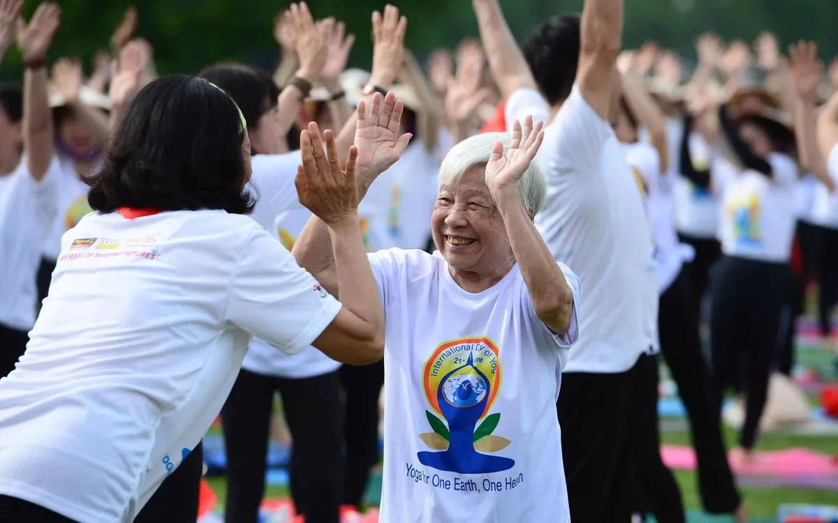Nụ cười rạng rỡ của các học viên lớn tuổi – biểu tượng cho tinh thần sống vui, sống khỏe theo năm tháng.