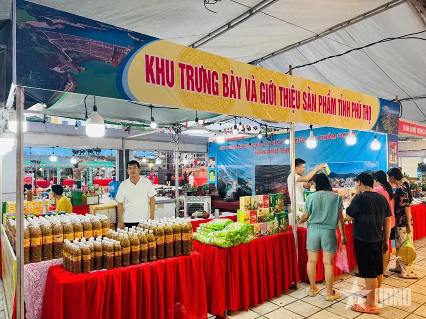Điện Bi&ecirc;n: 230 gian h&agrave;ng tham gia hội chợ x&uacute;c tiến thương mại v&agrave; sản phẩm OCOP- Ảnh 3.