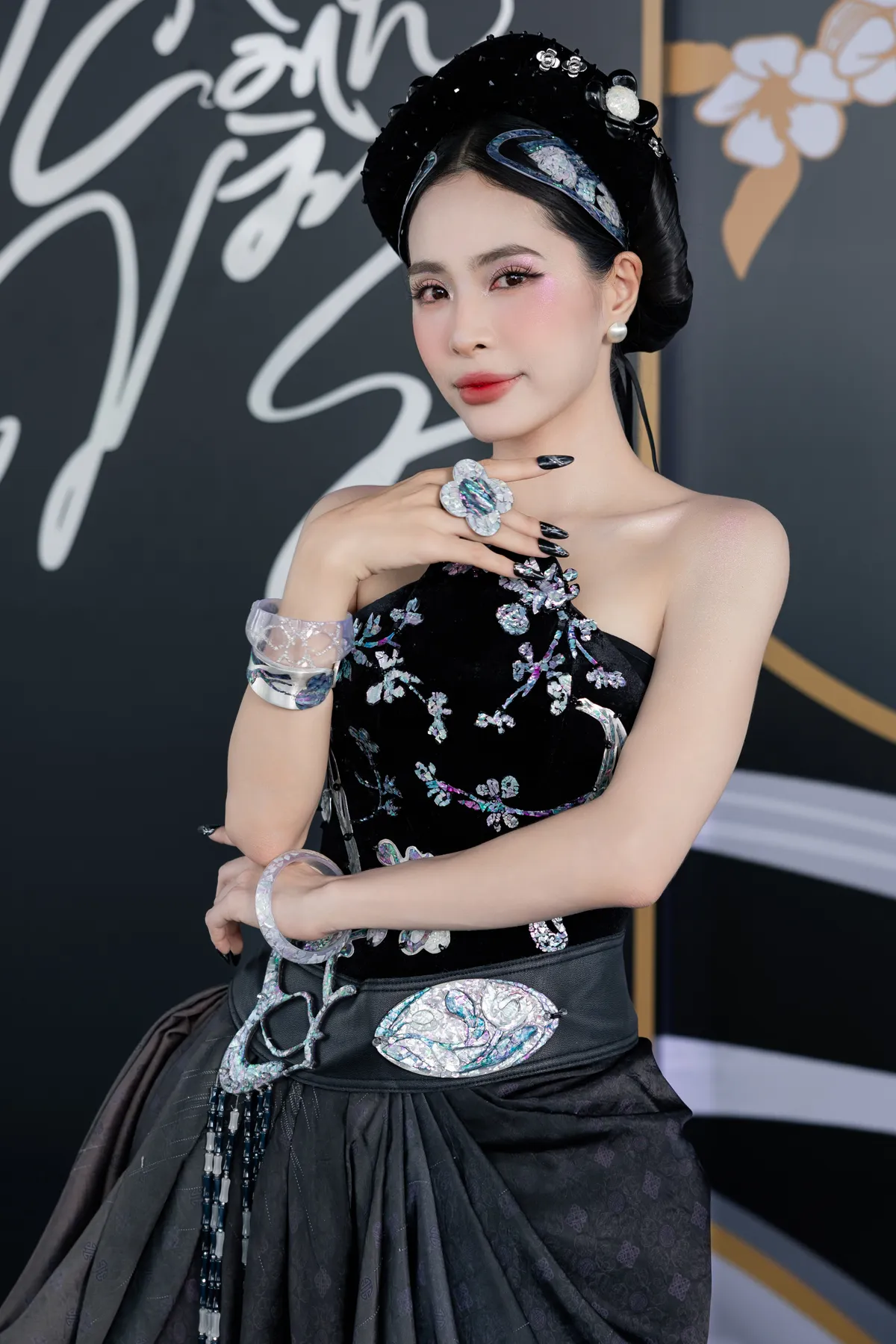 Ca nương Kiều Anh trở lại với cội nguồn nghệ thuật truyền thống- Ảnh 5. Ca nương Kiều Anh trở lại với cội nguồn nghệ thuật truyền thống- Ảnh 5.
