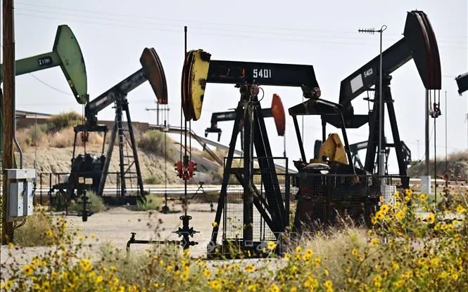 Một giếng dầu ở California, Mỹ. Ảnh: AFP/TTXVN