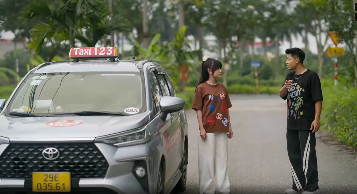 Phía bên kia thành phố - Tập 12: Bà Xuân hiểu lầm Tuyết Lan là bạn gái Khuê- Ảnh 3. Phía bên kia thành phố - Tập 12: Bà Xuân hiểu lầm Tuyết Lan là bạn gái Khuê- Ảnh 3.