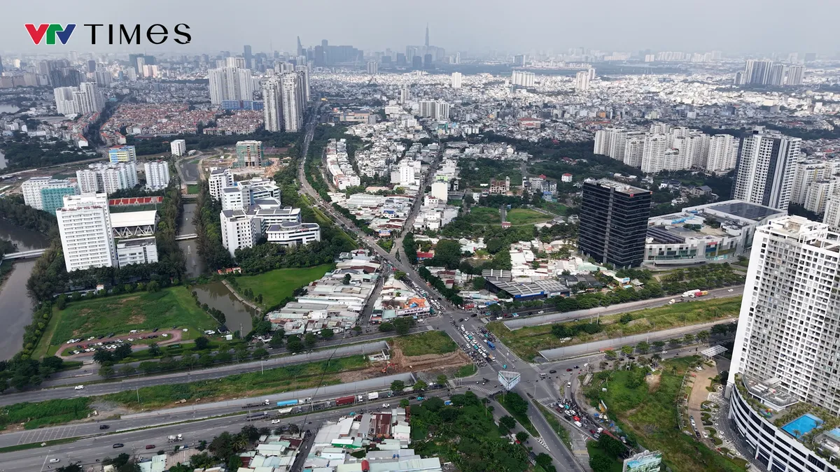 TP Hồ Chí Minh đẩy nhanh hoàn thành Quy hoạch tổng thể, phấn đấu kinh tế số chiếm 30% GRDP năm 2026 - Ảnh 1.