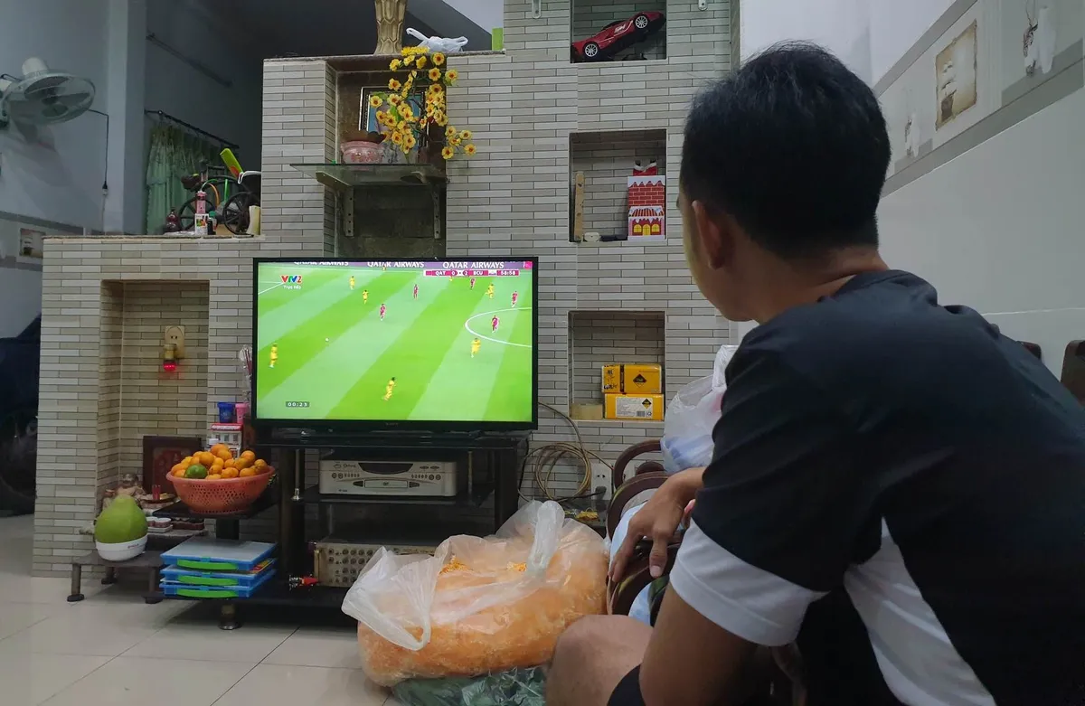 Xem World Cup xuy&ecirc;n đ&ecirc;m, l&agrave;m sao để tr&aacute;nh nguy cơ nhồi m&aacute;u cơ tim v&agrave; đột quỵ?- Ảnh 1.