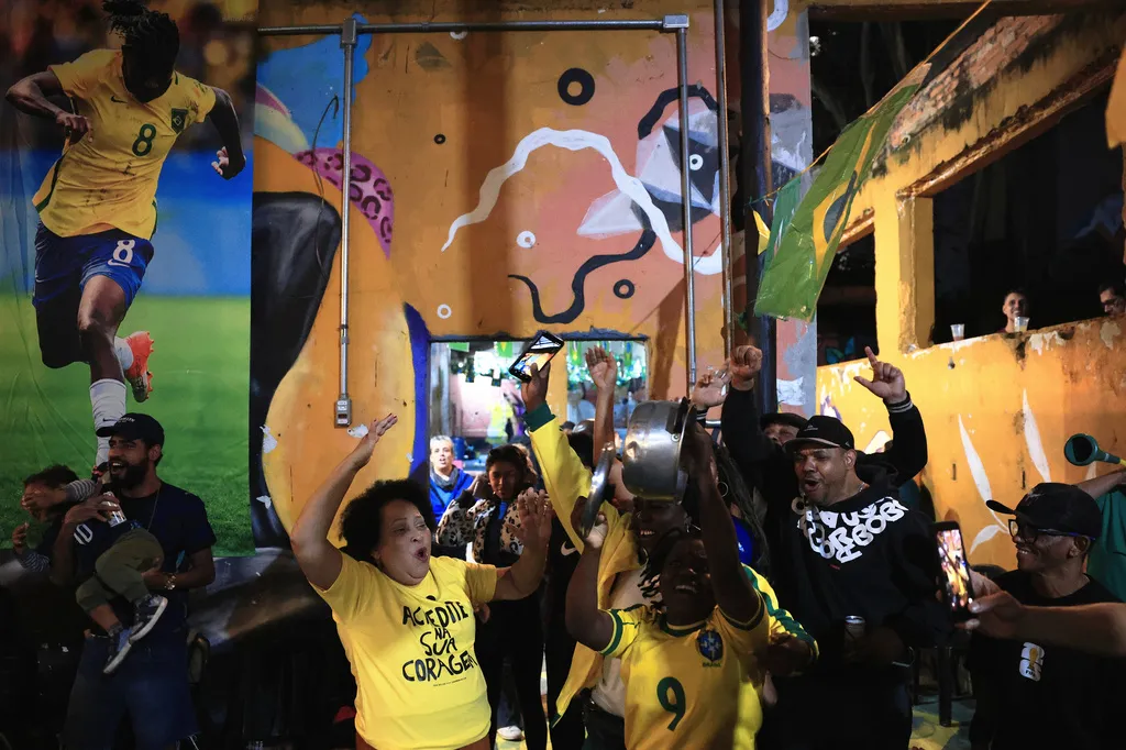 Hình ảnh người hâm mộ bóng đá trên toàn thế giới theo dõi FIFA World Cup 2026™ - Ảnh 10.