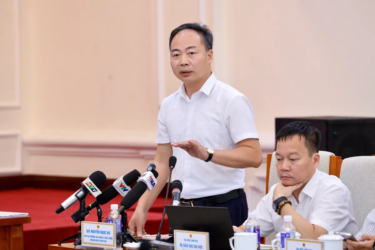 Lần đầu chấm thi Ngữ văn bằng Rubric: Bộ GD&ĐT kỳ vọng giảm &ldquo;chấm lỏng, chấm chặt&rdquo; - Ảnh 2.