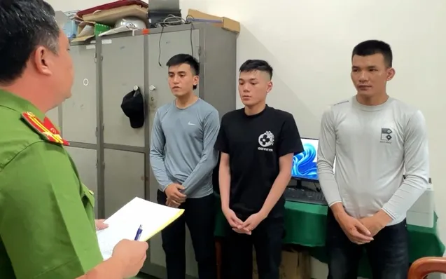 Ba bị can liên quan đến vụ án mạng ở quán bar Mợ Chảnh bị khởi tố để điều tra hành vi giết người - Ảnh: Công an Quảng Ngãi