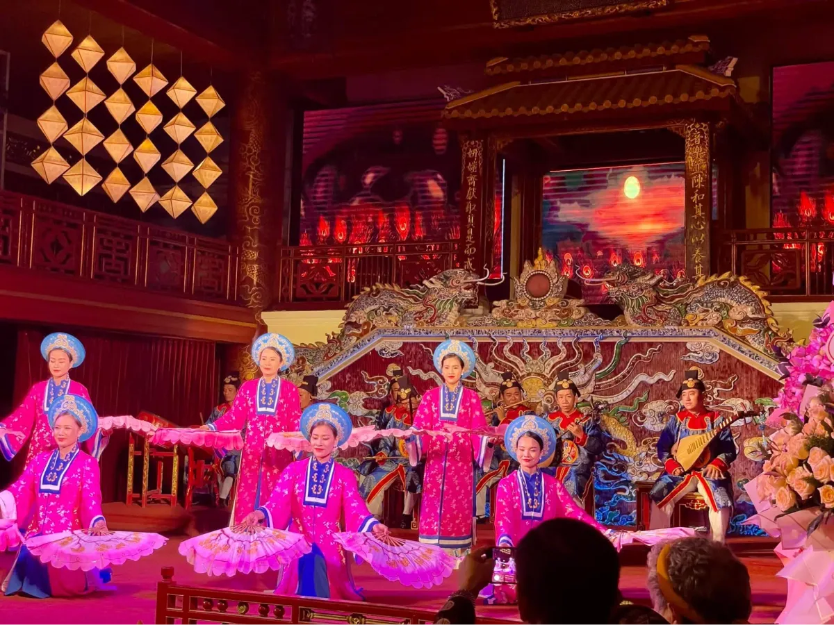 Di sản văn hóa phi vật thể: Hồn cốt dân tộc và mạch nguồn kết nối thế hệ- Ảnh 1. Di sản văn hóa phi vật thể: Hồn cốt dân tộc và mạch nguồn kết nối thế hệ- Ảnh 1.