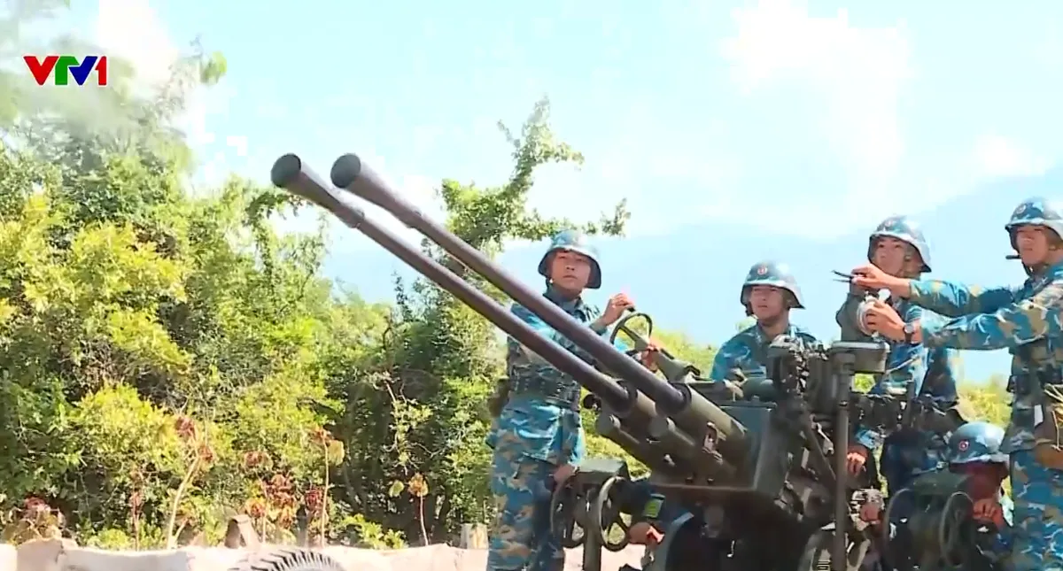 Diễn tập phòng không: Cơ động, chiếm lĩnh trận địa - Ảnh 1.