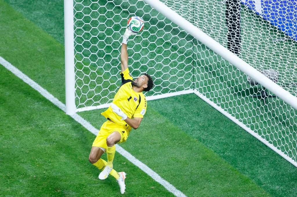 10 triệu người theo d&otilde;i sau 24h, Vozinha của Cape Verde trở th&agrave;nh hiện tượng tr&ecirc;n Instagram- Ảnh 3.