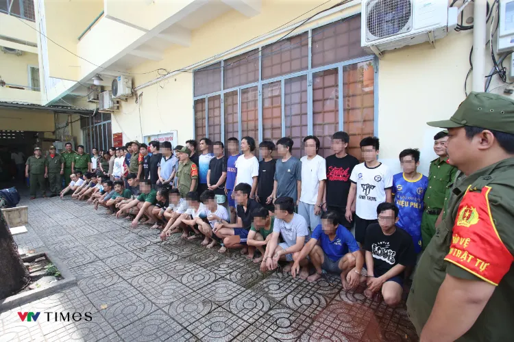 TP Hồ Ch&iacute; Minh: Bắt giữ 53 đối tượng li&ecirc;n quan đến ma t&uacute;y tại phường Bảy Hiền- Ảnh 1.