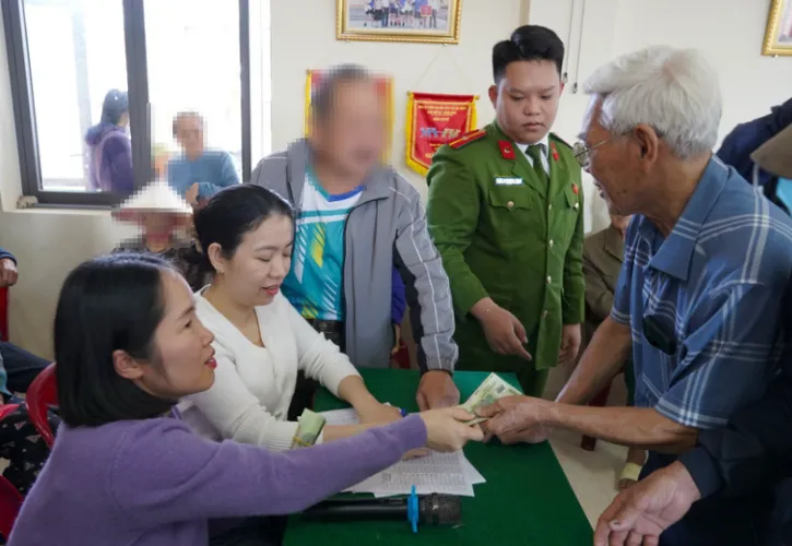 H&agrave; Nội tăng mức hỗ trợ dịp Tết Nguy&ecirc;n đ&aacute;n cho người hưởng lương hưu, trợ cấp BHXH - Ảnh 1.