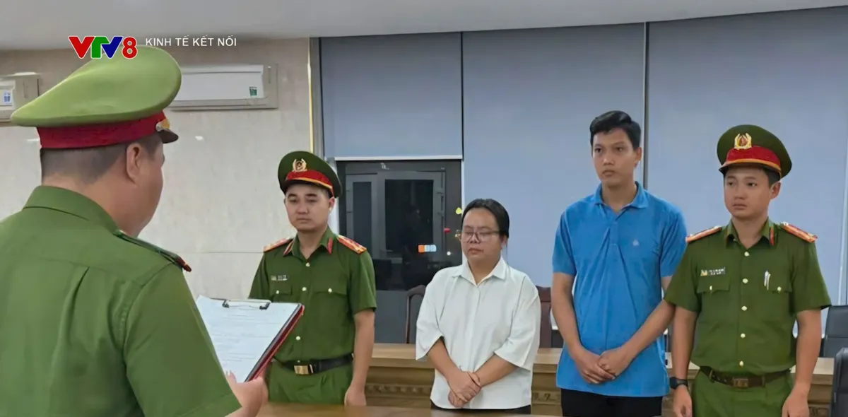 Đà Nẵng khởi tố 3 đối tượng kinh doanh sách điện tử lậu- Ảnh 1. Đà Nẵng khởi tố 3 đối tượng kinh doanh sách điện tử lậu- Ảnh 1.