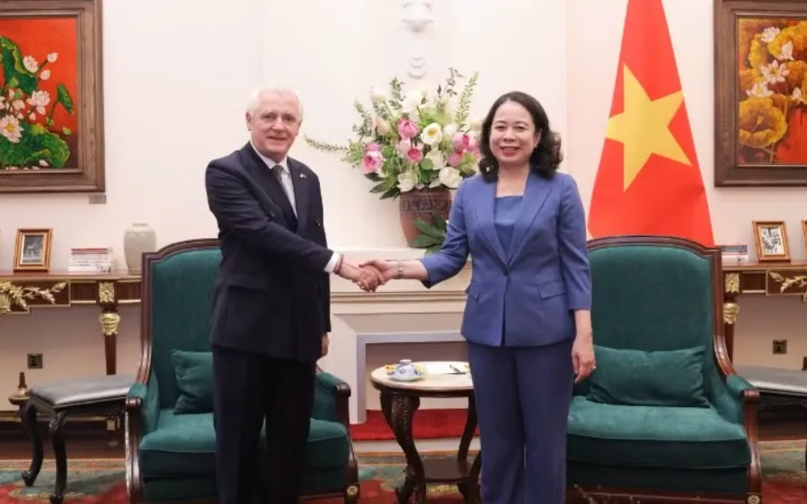 Phó Chủ tịch nước Võ Thị Ánh Xuân và Đại sứ Argentina tại Việt Nam Marcos Antonio Bednarski. Ảnh: Nhân Dân