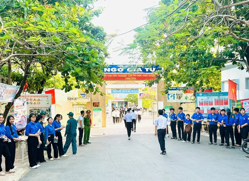 Hủy to&agrave;n bộ kết quả thi của th&iacute; sinh mang điện thoại v&agrave;o ph&ograve;ng thi THPT 2026 - Ảnh 1.