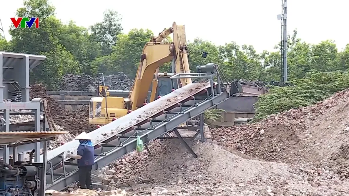 Khoảng 10.000 tấn phế thải xây dựng mỗi ngày, Hà Nội xử lý thế nào? - Ảnh 2.
