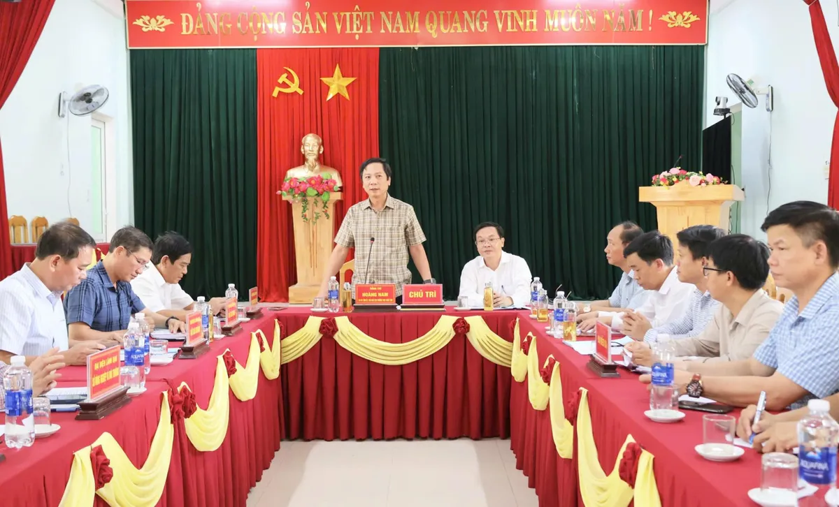 L&atilde;nh đạo Quảng Trị đối thoại với người d&acirc;n tại dự &aacute;n đường ven biển 600 tỷ đồng- Ảnh 3.