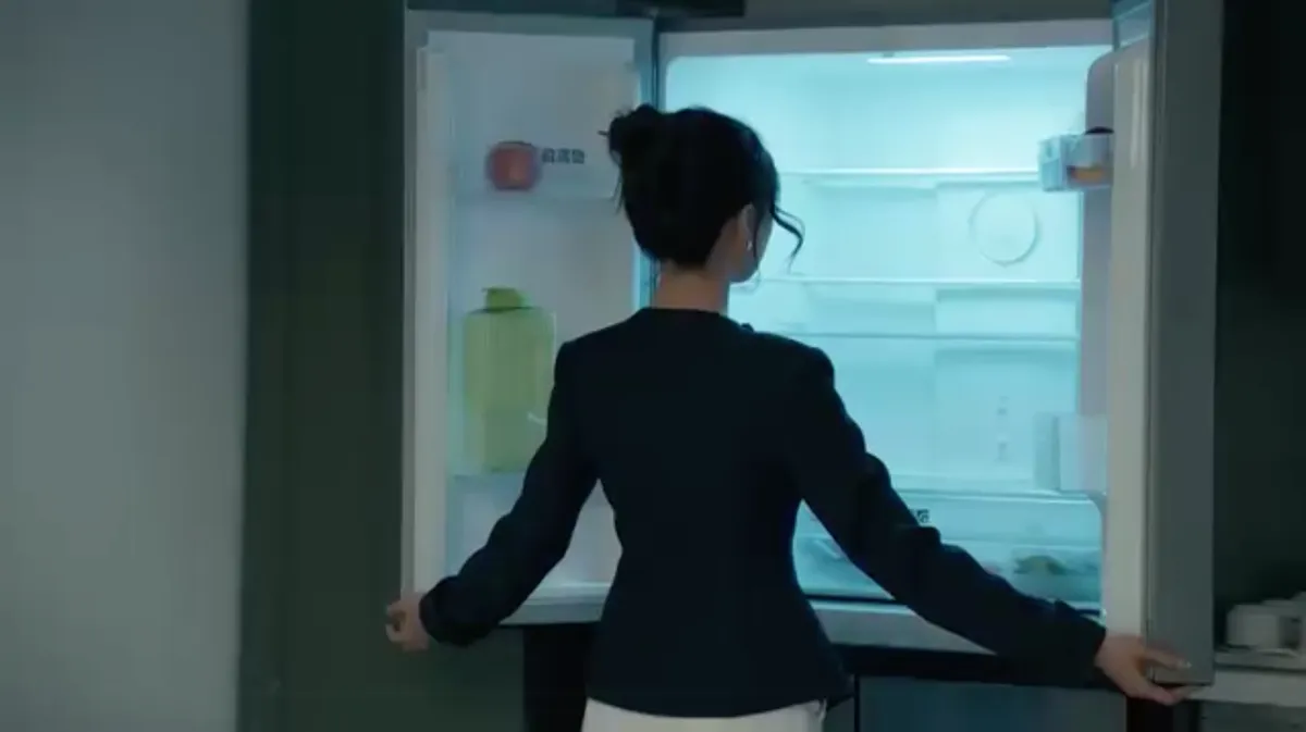 Dưới &ocirc; cửa s&aacute;ng đ&egrave;n - Tập 15: Đau l&ograve;ng với lời th&uacute; tội ngoại t&igrave;nh của chồng, Diệu thẫn thờ bỏ nh&agrave; đi lang thang- Ảnh 1.