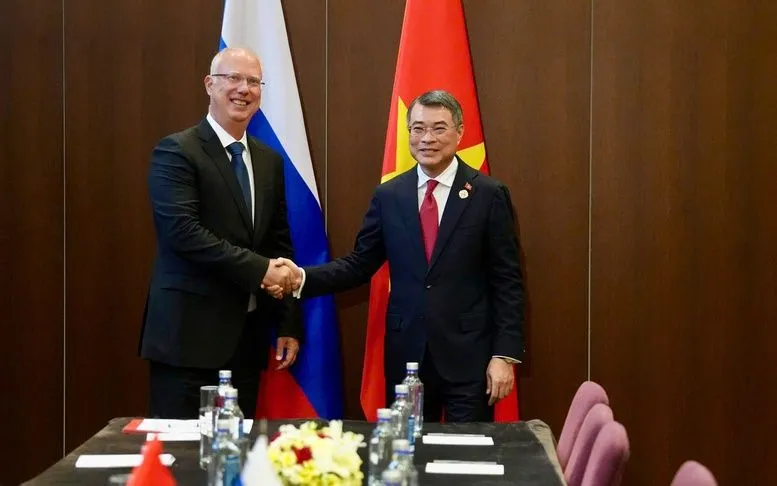 Thủ tướng Chính phủ Lê Minh Hưng tiếp Tổng Giám đốc Quỹ Đầu tư trực tiếp Nga Kiril Dmitriev - Ảnh: Báo Nhân Dân