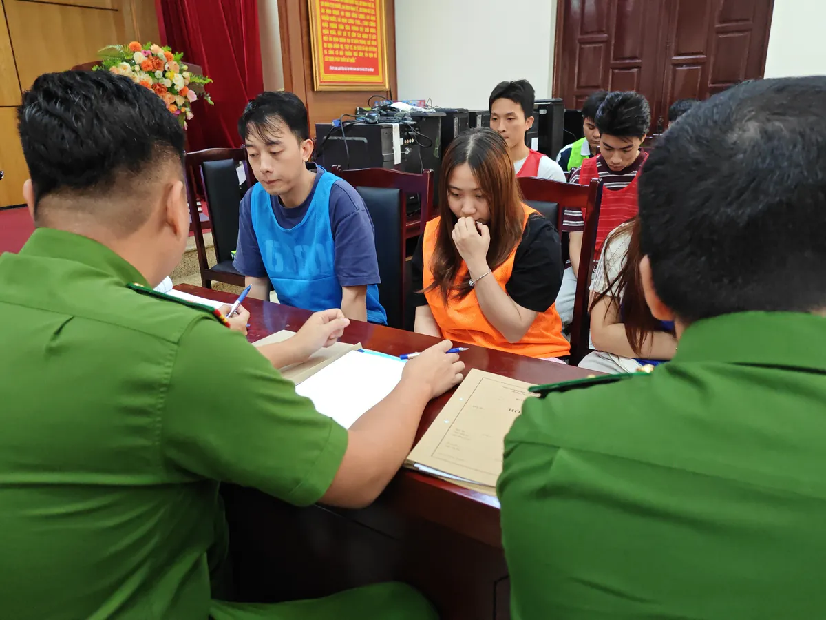 Công an Hà Nội thông tin vụ lừa đảo kỳ nghỉ du lịch, chiếm đoạt hơn 181 tỷ đồng - Ảnh 2.
