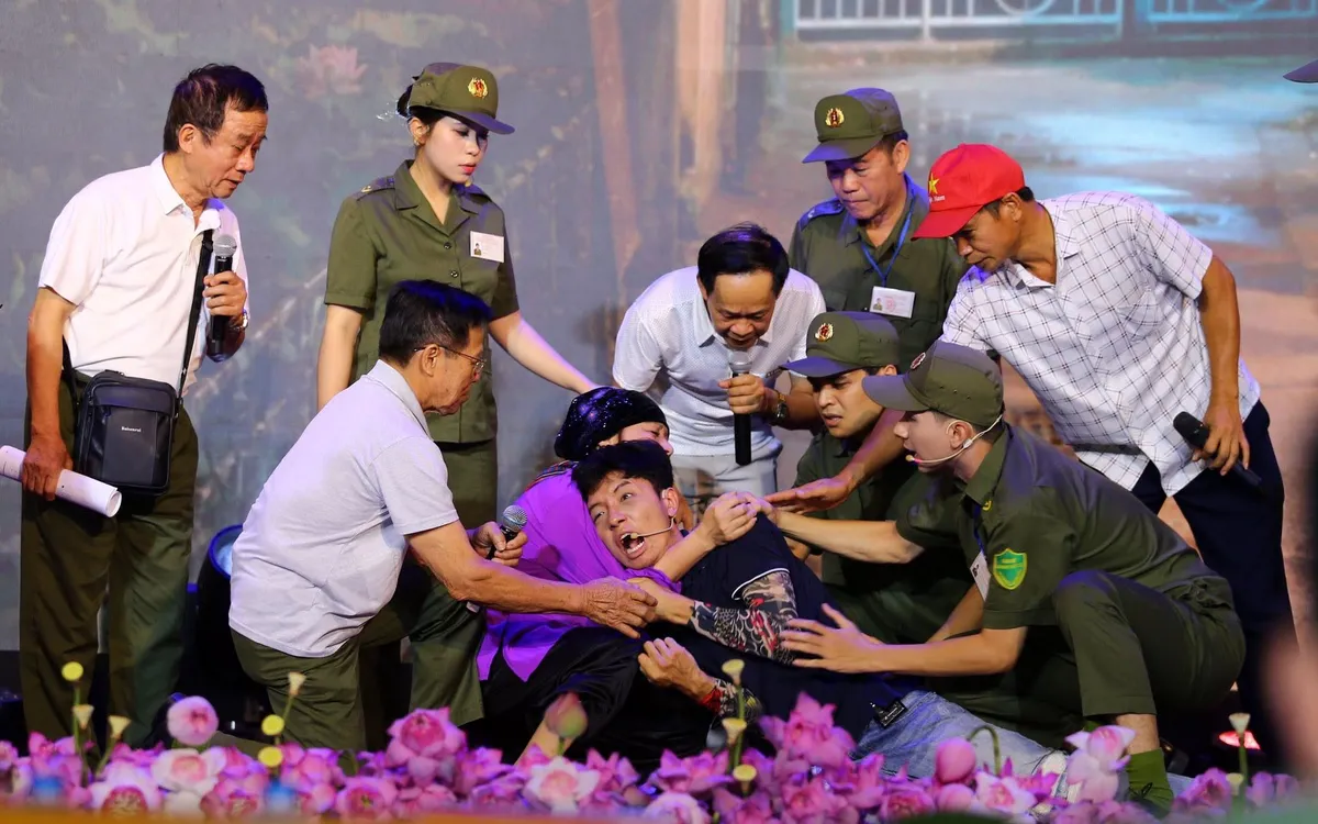 Tiết mục dự thi tại Chung kết Hội thi “Lực lượng tham gia bảo vệ ANTT ở cơ sở giỏi” TP Hà Nội năm 2026. (ảnh: Công an Hà Nội)