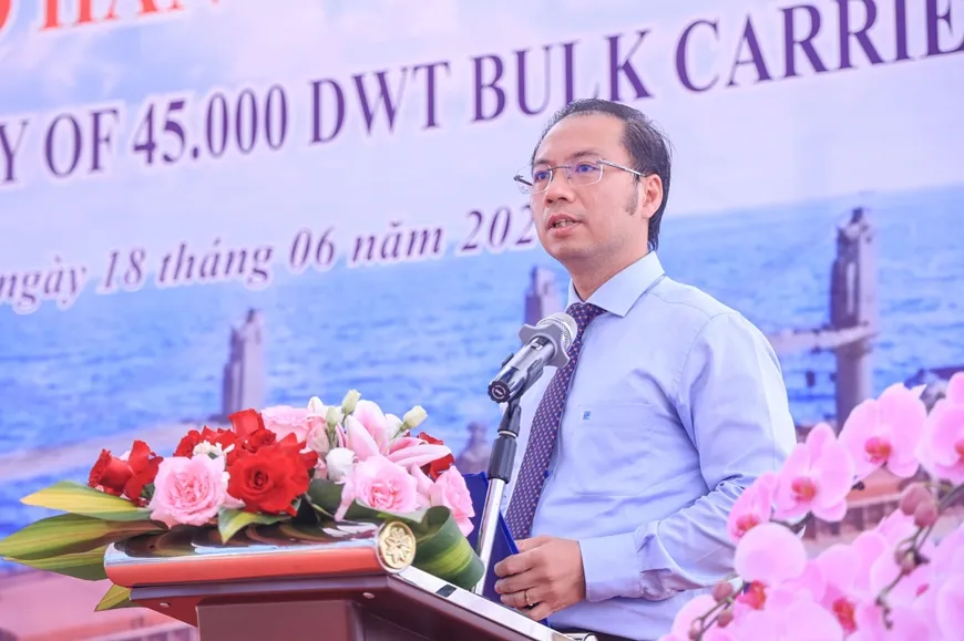 Hạ thủy thành công tàu chở hàng rời trọng tải 45.000 tấn- Ảnh 2. Hạ thủy thành công tàu chở hàng rời trọng tải 45.000 tấn- Ảnh 2.