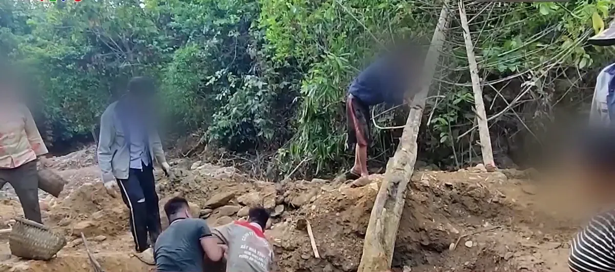 Ngăn chặn khai th&aacute;c v&agrave;ng tr&aacute;i ph&eacute;p ở Y&ecirc;n Na, Nghệ An: Kh&ocirc;ng để rừng ph&ograve;ng hộ tiếp tục &ldquo;chảy m&aacute;u&rdquo;- Ảnh 10.