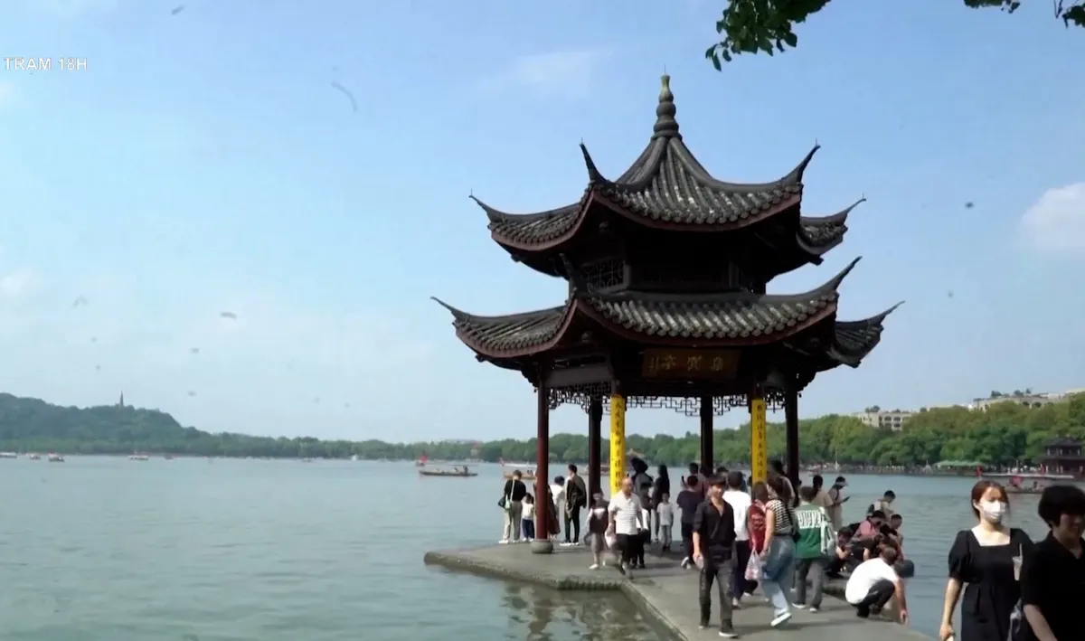 Ph&aacute;t huy gi&aacute; trị văn ho&aacute; truyền thống : Nh&igrave;n từ chiều s&acirc;u lịch sử v&agrave; &yacute; nghĩa của Tết Đoan Ngọ - Ảnh 1.
