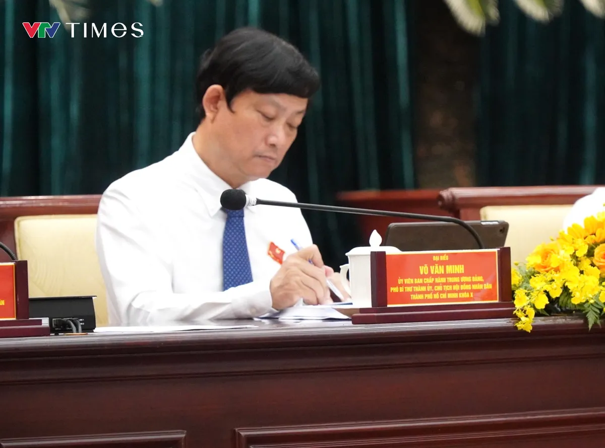 Chủ tịch TP Hồ Chí Minh: Vẫn còn tình trạng né trách nhiệm gây khó cho người dân và doanh nghiệp - Ảnh 3.