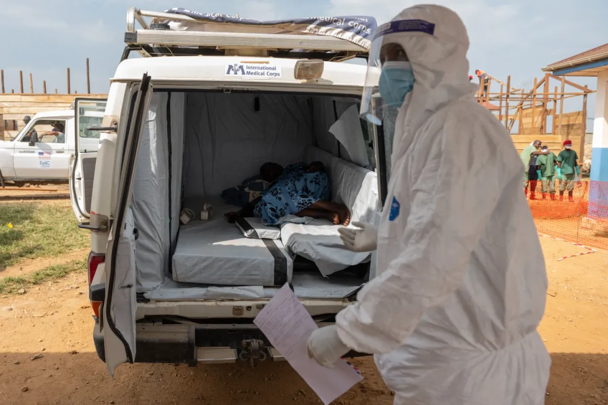 Dịch Ebola tại Congo và Uganda khiến hơn 200 người tử vong- Ảnh 1. Dịch Ebola tại Congo và Uganda khiến hơn 200 người tử vong- Ảnh 1.