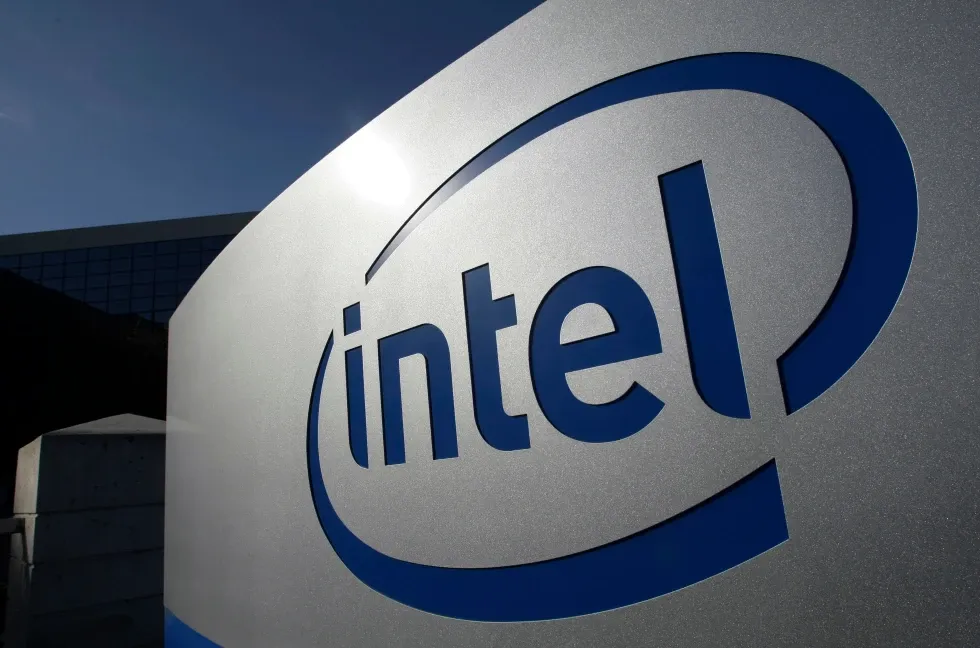 Ông Trump: Apple và Intel đạt thỏa thuận sản xuất chip tại Mỹ - Ảnh 1.