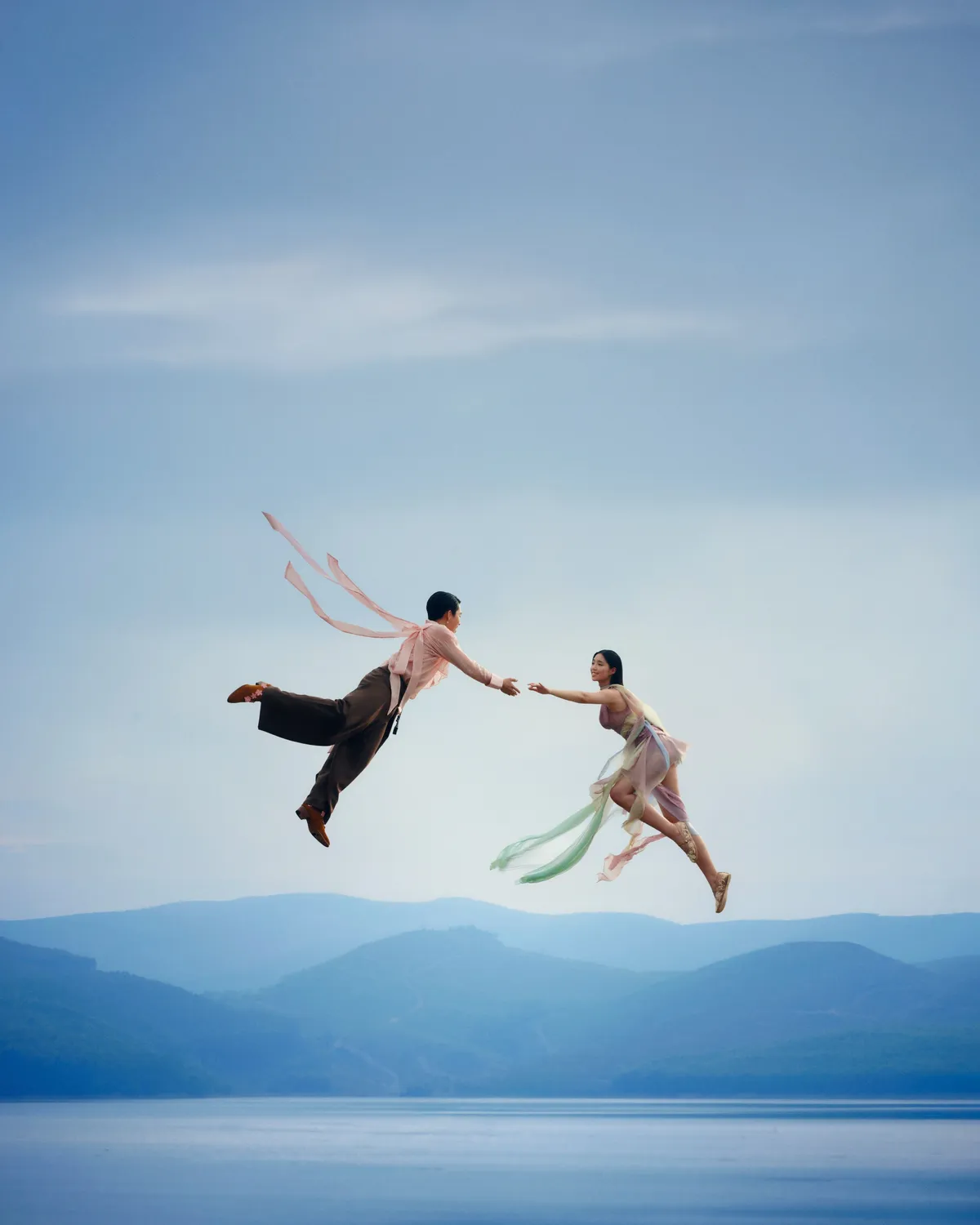 MONO đưa di sản truyền thống vào âm nhạc- Ảnh 2. MONO đưa di sản truyền thống vào âm nhạc- Ảnh 2.