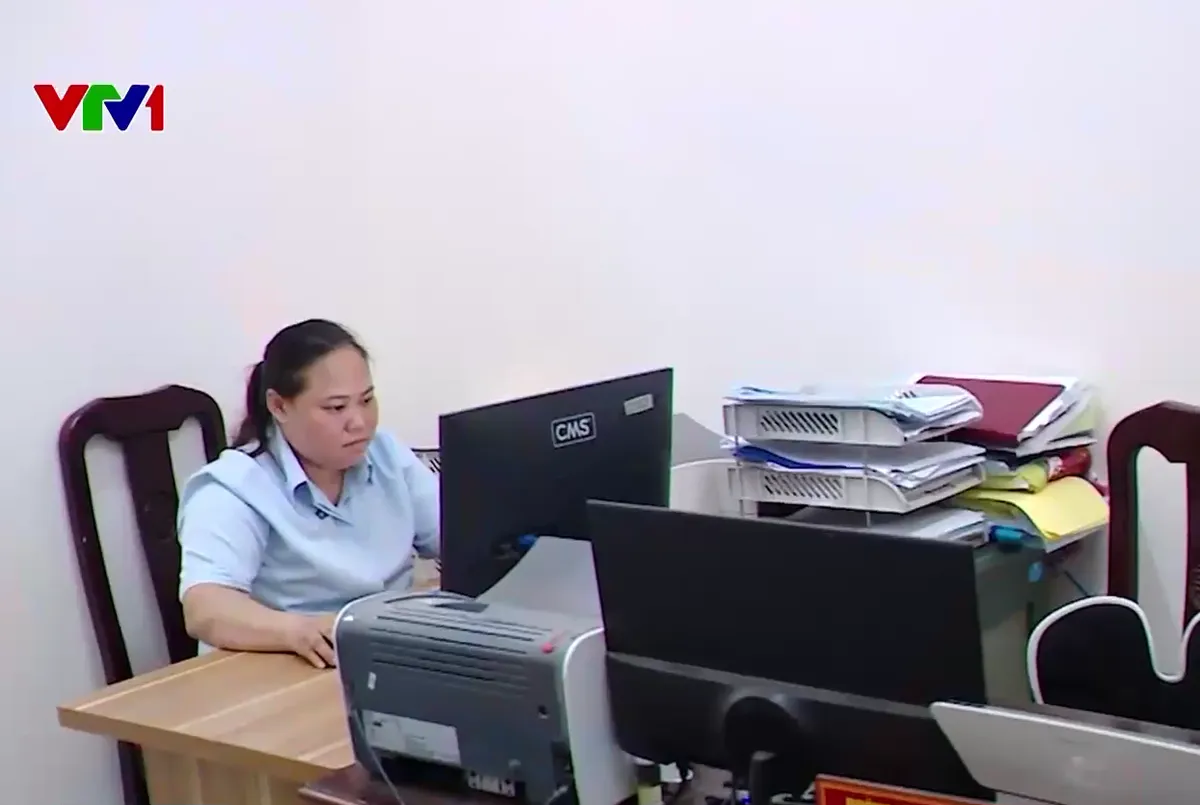 Chuyển đổi số ở cơ sở: Nỗ lực th&iacute;ch ứng với khối lượng c&ocirc;ng việc lớn - Ảnh 2.