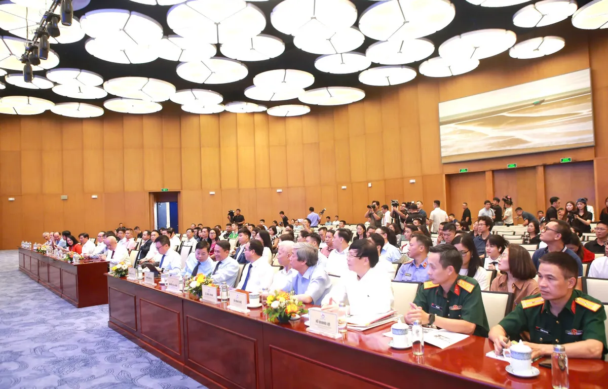 Bế mạc Diễn đ&agrave;n B&aacute;o ch&iacute; to&agrave;n quốc 2026: X&acirc;y dựng nền b&aacute;o ch&iacute; Việt Nam chuy&ecirc;n nghiệp, nh&acirc;n văn v&agrave; hiện đại- Ảnh 5.