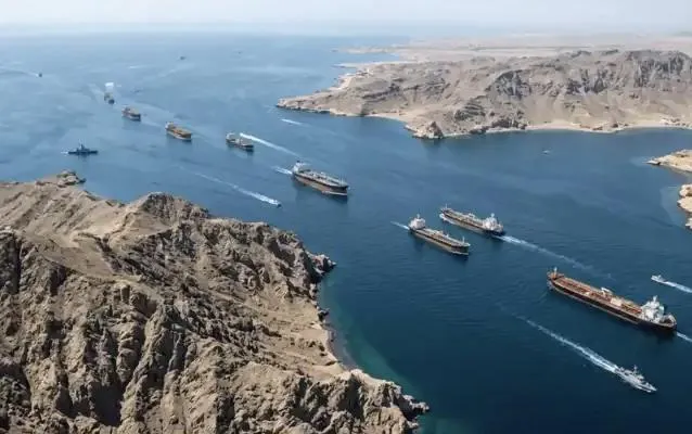 Hormuz nối lại lưu th&ocirc;ng, chuỗi cung ứng to&agrave;n cầu vẫn cần thời gian hồi phục- Ảnh 1.