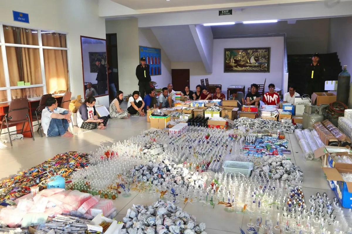 Triệt ph&aacute; đường d&acirc;y sản xuất hơn 100.000 dụng cụ phục vụ sử dụng ma t&uacute;y n&uacute;p b&oacute;ng cơ sở thiết bị y tế- Ảnh 1.