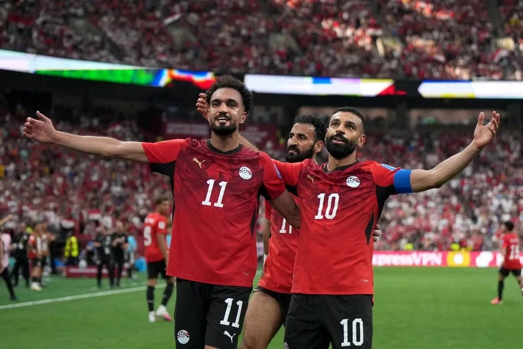 Salah tỏa s&aacute;ng, Ai Cập l&agrave;m n&ecirc;n lịch sử với chiến thắng đầu ti&ecirc;n tại World Cup- Ảnh 1.
