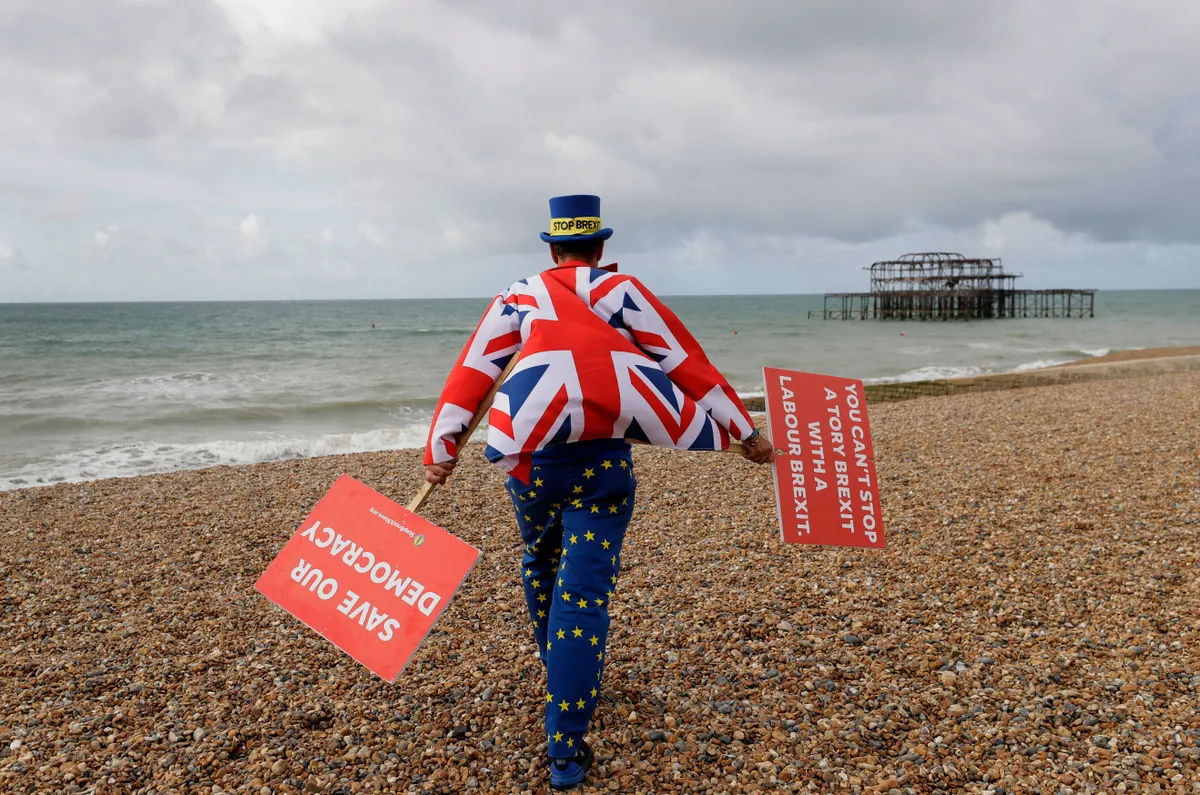 Brexit vẫn gây chia rẽ, phủ bóng lên nền kinh tế Anh- Ảnh 1.