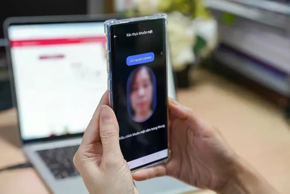 Làm thế nào để không bị khóa SIM khi đổi điện thoại? - Ảnh 1.