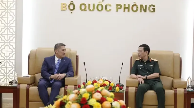 Đại tướng Phan Văn Giang tiếp Quyền Bộ trưởng Bộ Hải qu&acirc;n Hoa Kỳ H&ugrave;ng Cao- Ảnh 1.