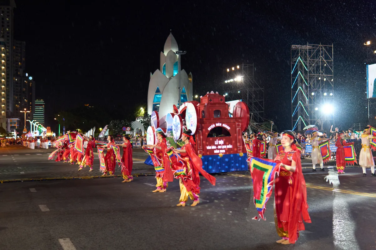 Kh&aacute;nh H&ograve;a c&ocirc;ng bố Festival Biển 2026: Hơn 40 sự kiện đặc sắc, kỳ vọng đ&oacute;n 800.000 lượt kh&aacute;ch- Ảnh 4.